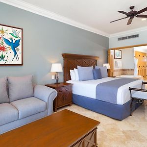 One-Bedroom Luxury Suite